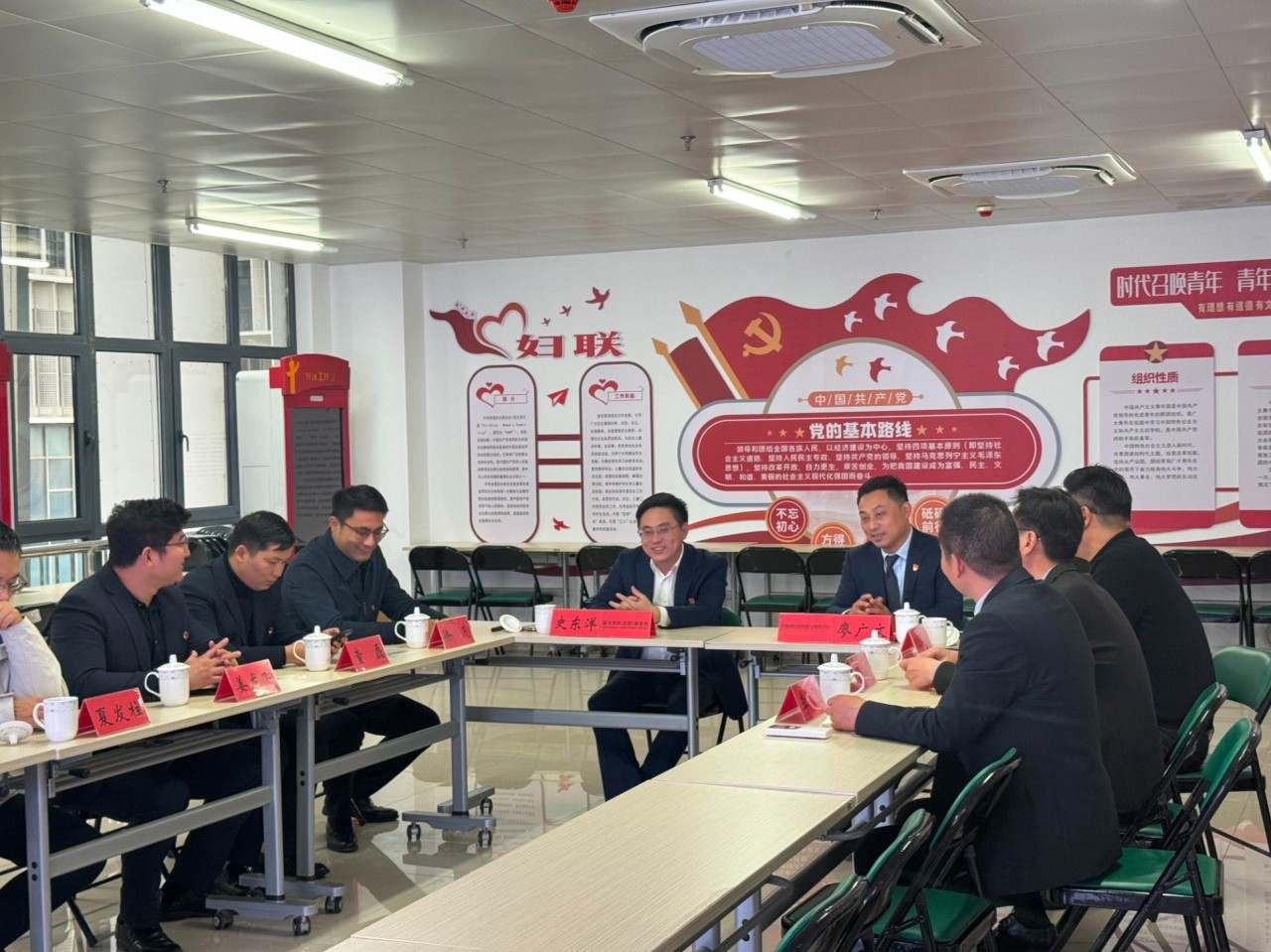 传递温暖与关爱！阳光人寿合肥中支公司总经理王可一行走进安徽德远助残就业服务中心开展15周年特别公益送清凉活动