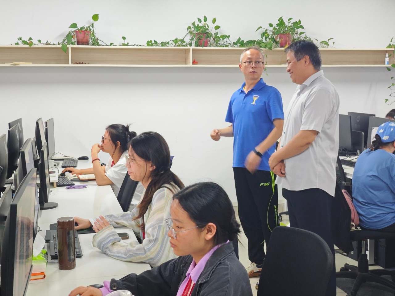 容诚会计师事务所安徽分所管理合伙人廖传宝莅临德远助残服务中心参观