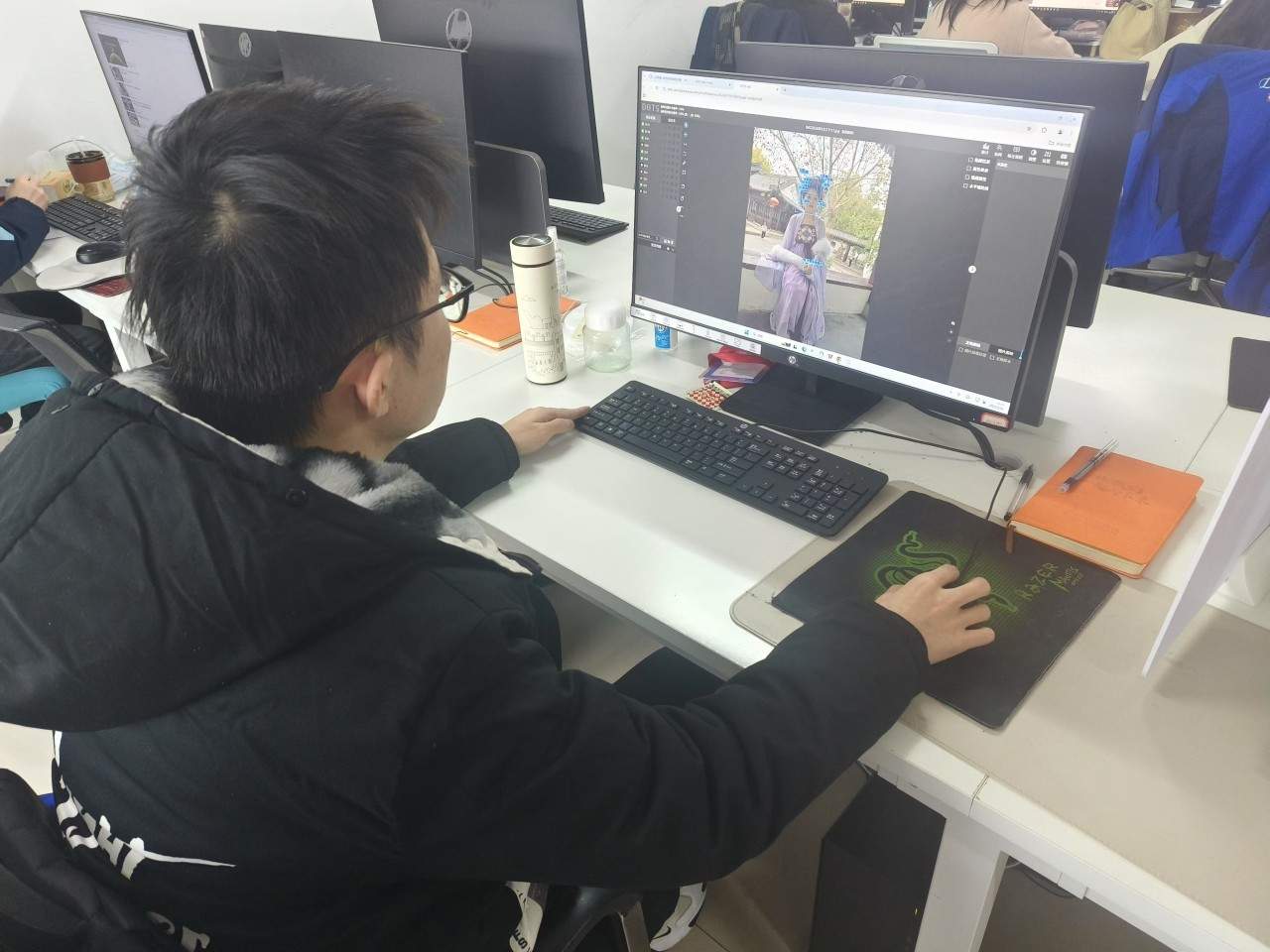 自强自立德远人：数据标注员吴杨春